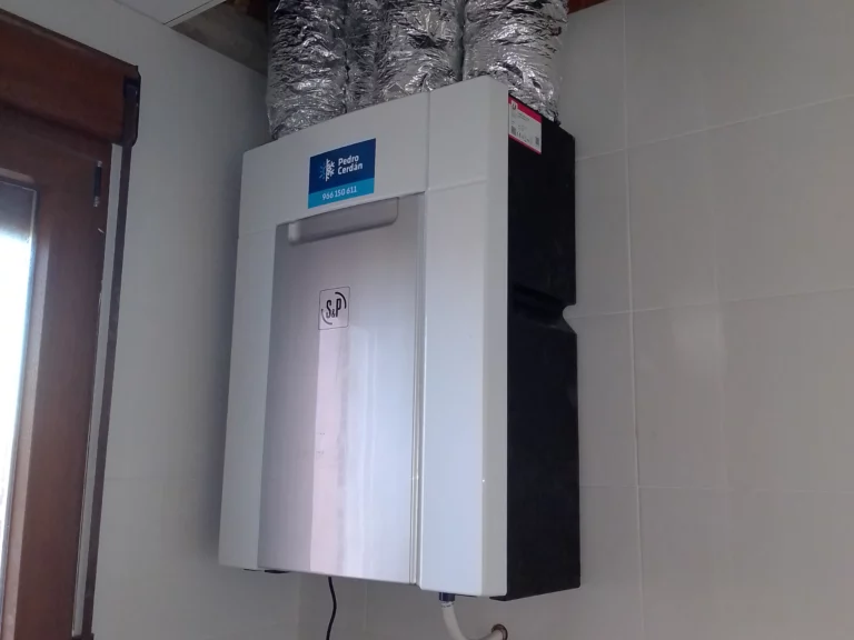 Sistema de ventilación con recuperador de calor
